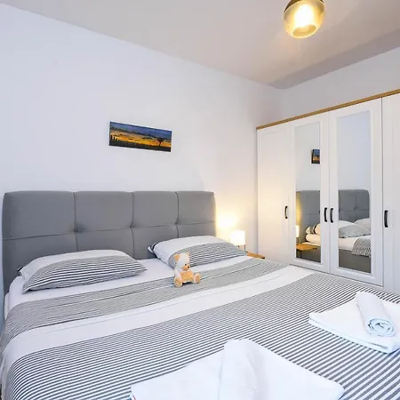Apartment Angela Orebic