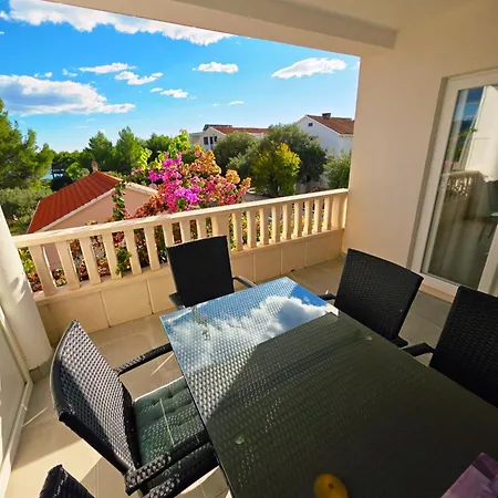 Angela * 오레비츠